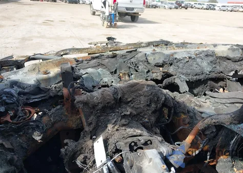 2015 GMC Yukon Xl 1500 Denali z USA, uszkodzony, nr VIN 1GKS2JKJ6FR182648